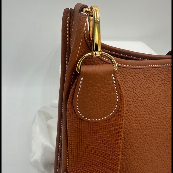 100% Authentic HERMES EVELYNE 29 III GM GOLD w/ gold hardware receipt LIKE NEW! - Picture 4 of 16